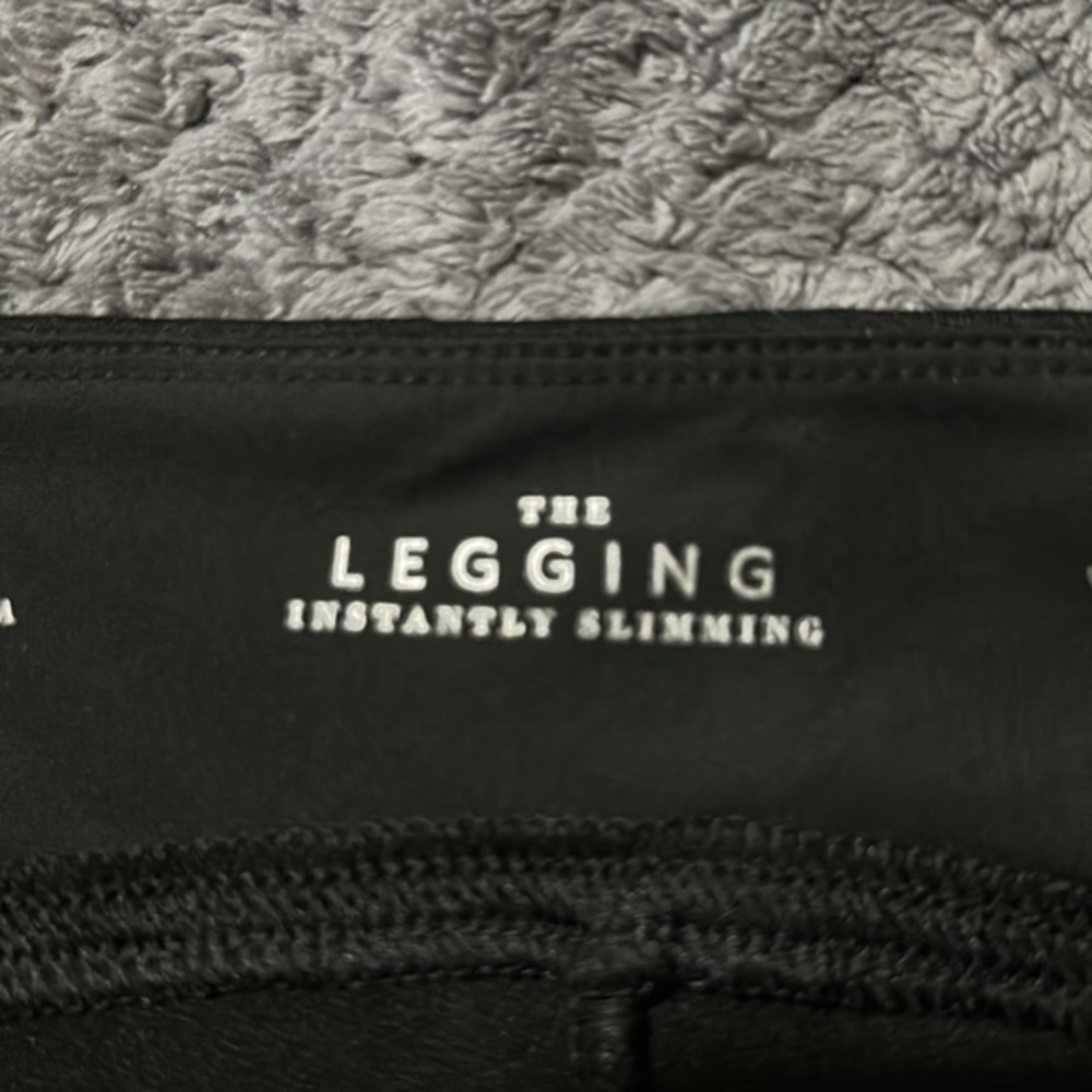 White House Black Market WHBM Slimming Black Leggings Size Small EUC #DS-1788 - Picture 5 of 8
